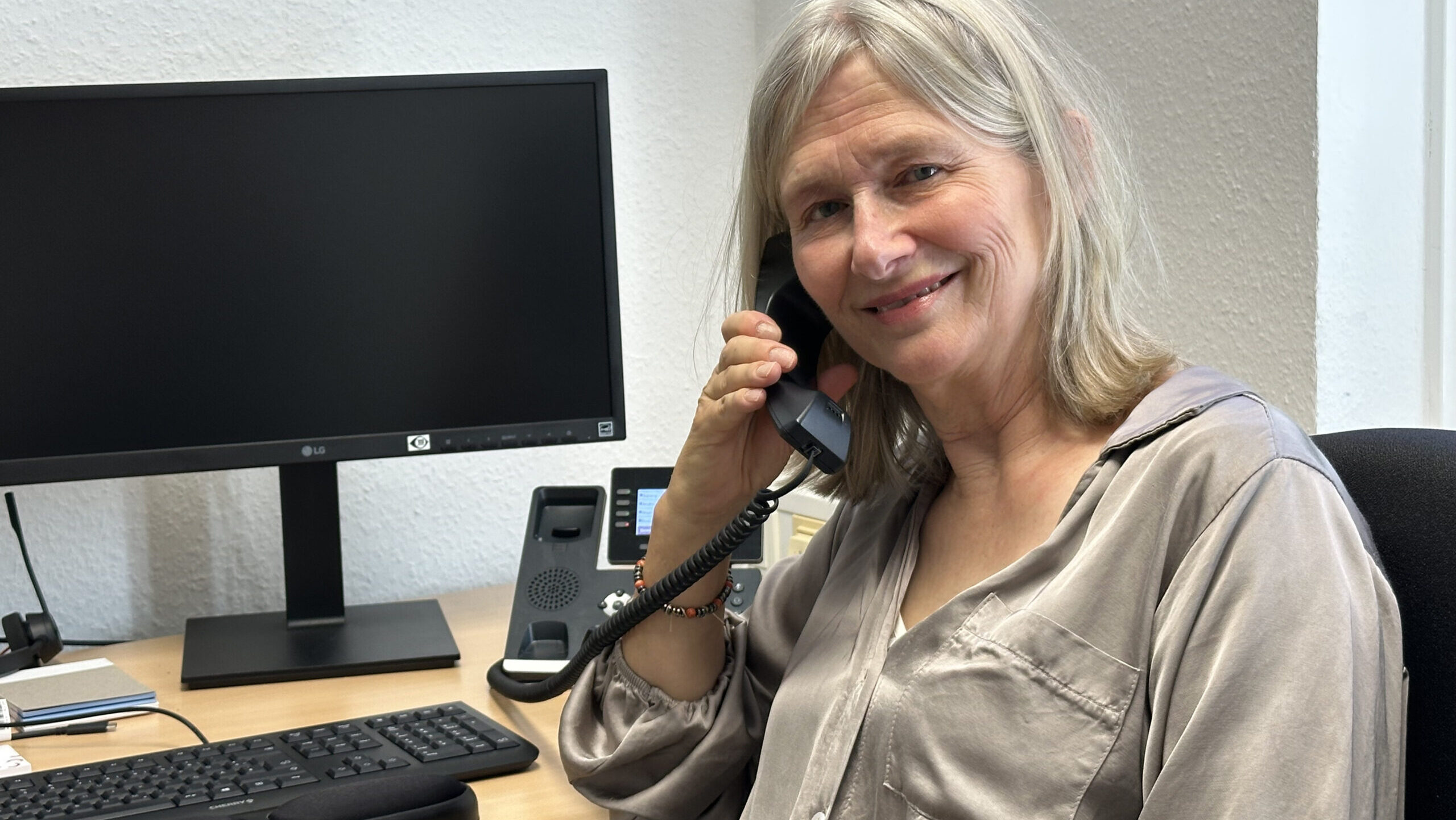 Mehr über den Artikel erfahren Charlotte Horn: „TelefonSeelsorge bedeutet: Da sein für Menschen in Not“