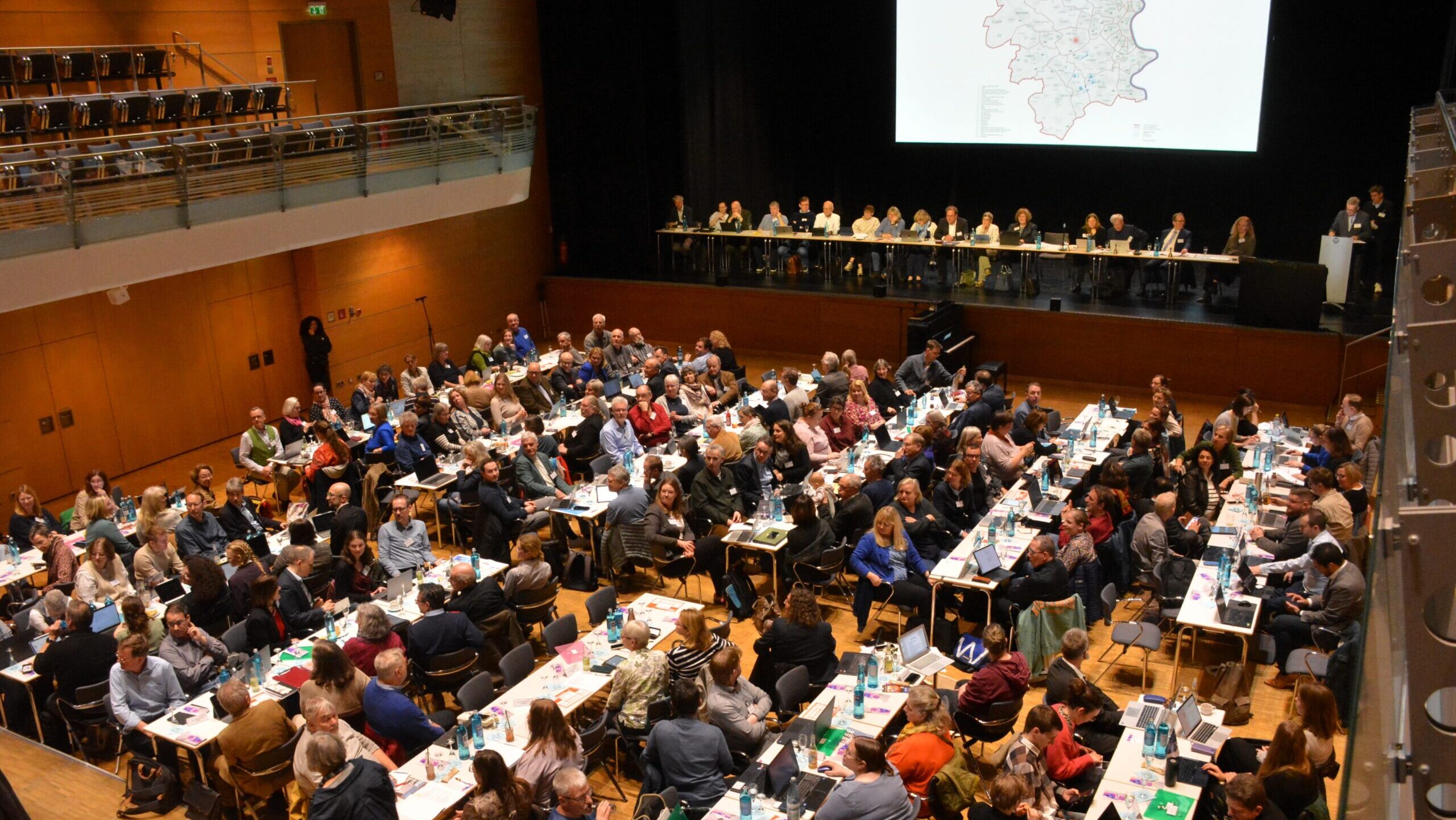 Mehr über den Artikel erfahren „Leben zwischen Aufbruch und verheißenem Ziel“ – Erste Synode des neu gegründeten Kirchenkreises Köln-Linksrheinisch