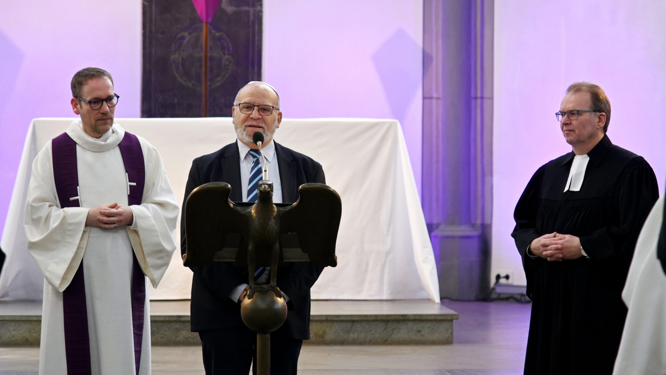 Mehr über den Artikel erfahren „Schulter an Schulter“ – Verleihung der Buber-Rosenzweig-Medaille: Zeichen für christlich-jüdischen Dialog