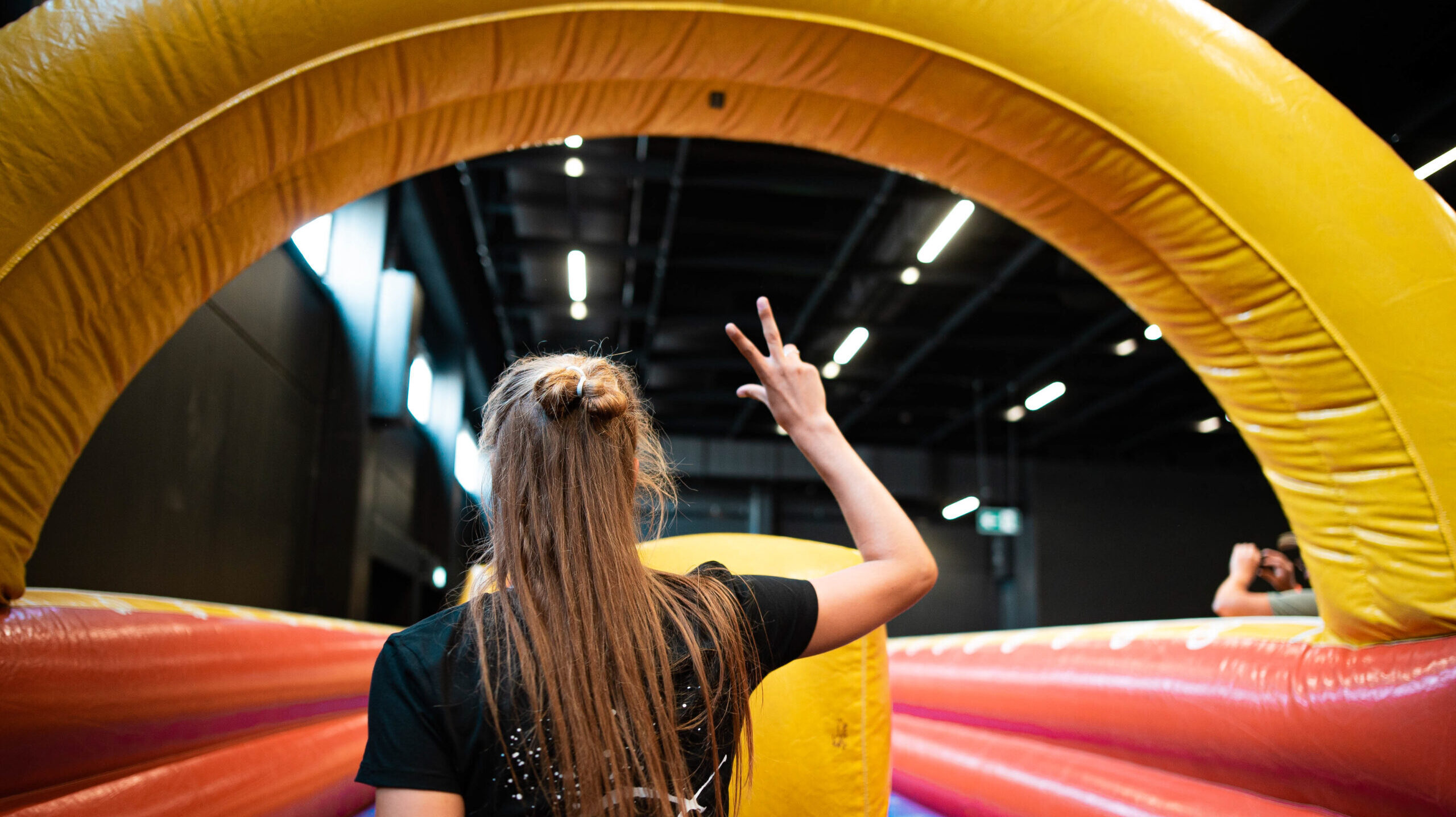 Du betrachtest gerade Ab sofort anmelden: Evangelische Jugend sucht Ehrenamtliche für Gamescom-Stand im August